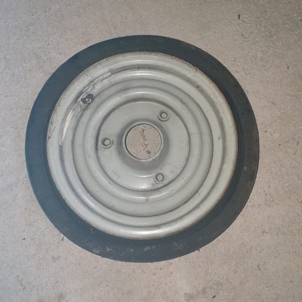 roue de secours en tôle alpine a310 ph1